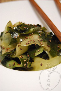 Ensalada de pepino con wakamé al estilo asiático (6)