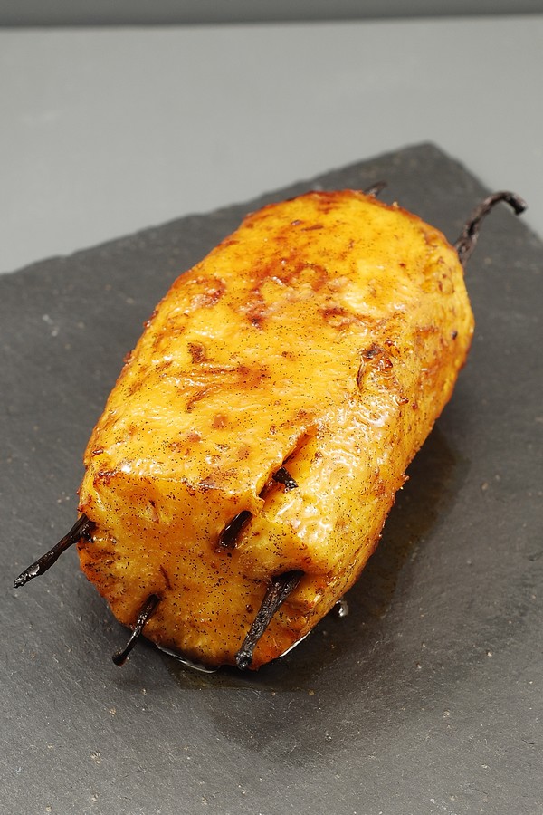 PIÑA ASADA CON RON & SIROPE DE ARCE – Come conmigo